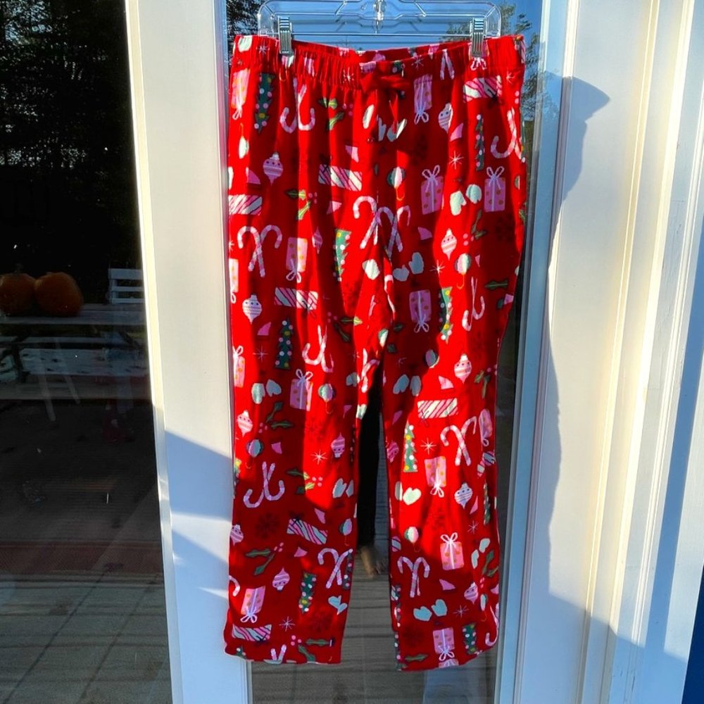 Old Navy pj pants with Christmas print. Flannel.